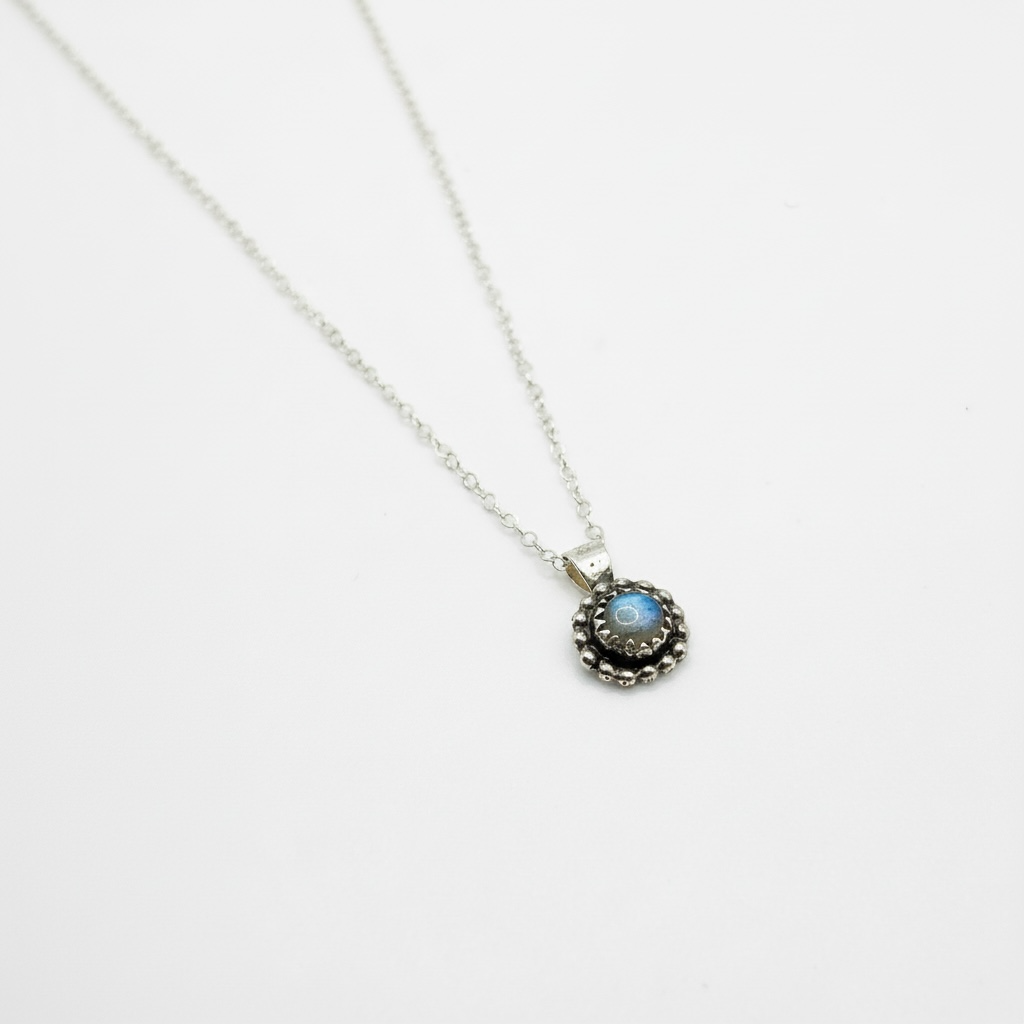 Marsh Gem Halo Pendant - Labradorite