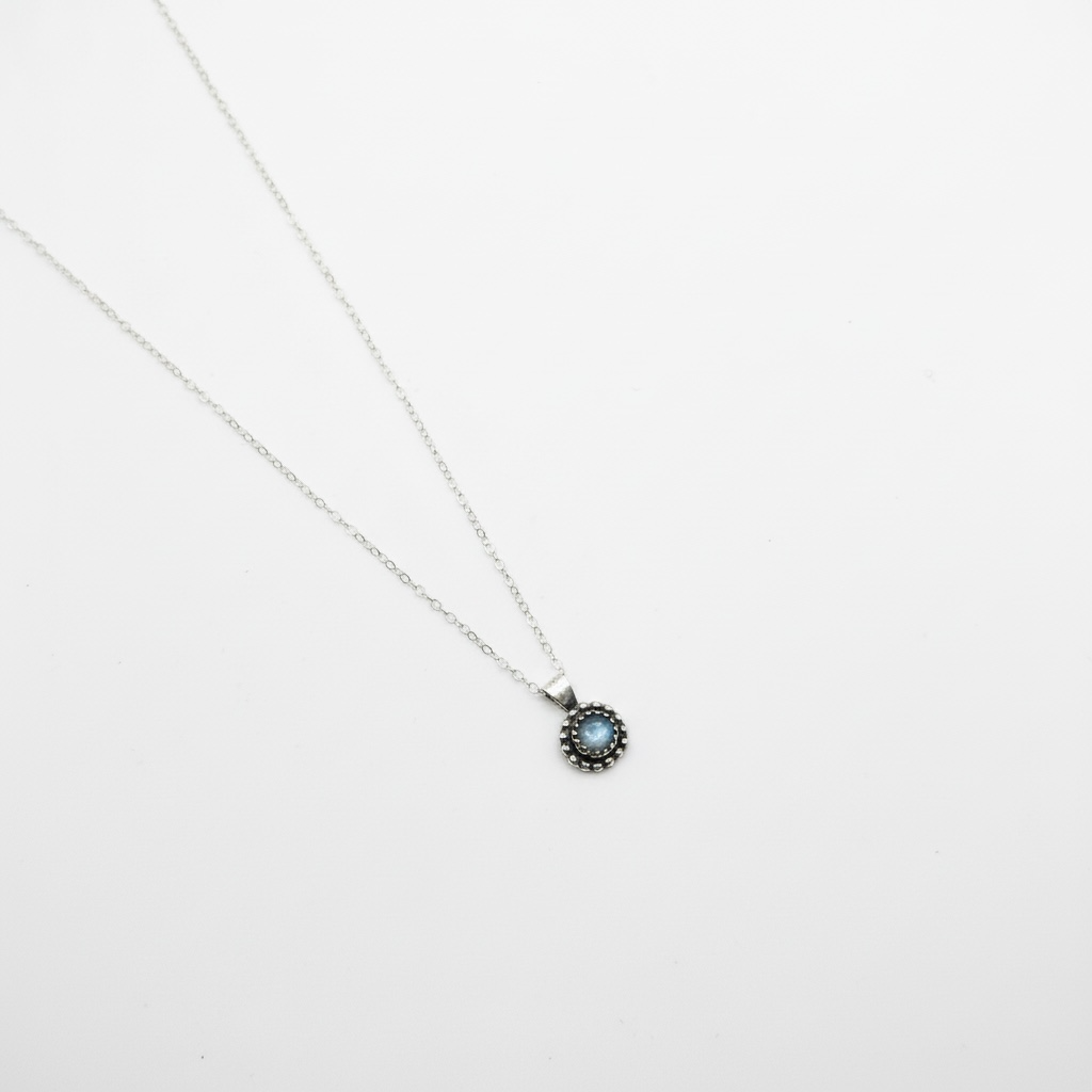 Marsh Gem Halo Pendant - Labradorite